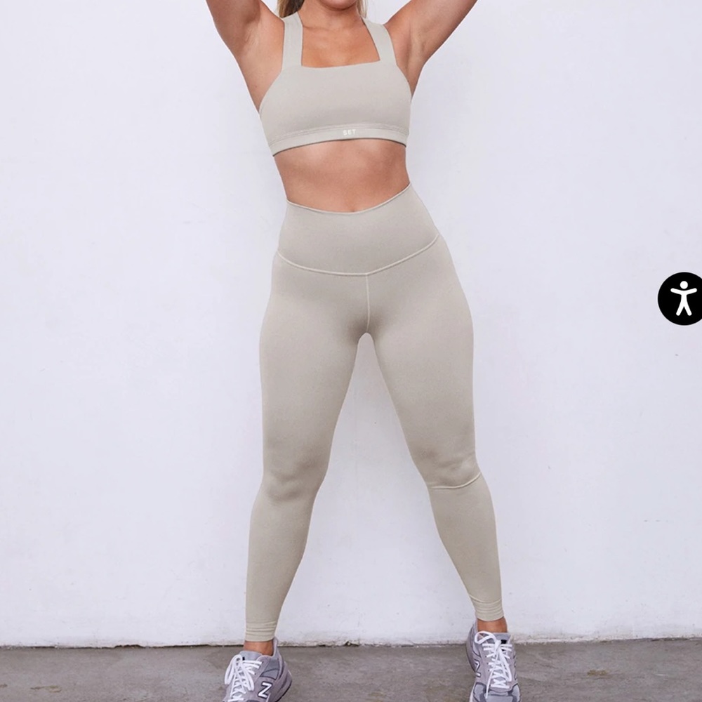SETactive “dune” leggings and racer v bra set: both size XS!!